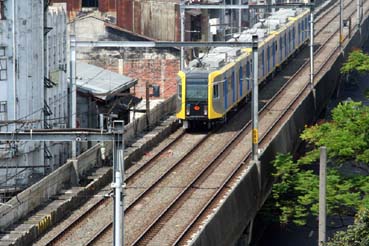 首都圏を南北に走るLRT1号線。1日40万—50万人が利用する