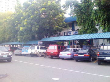 年金不正が行われていた「警察退職金サービス局」=19日午後5時20分ごろ、首都圏ケソン市の国家警察本部で写す