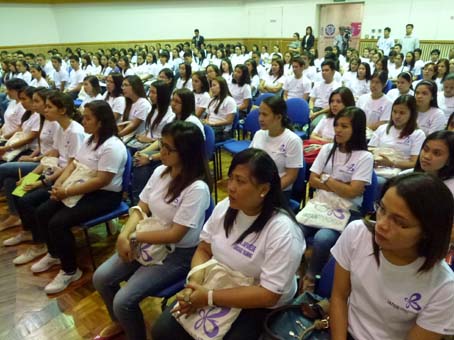 来年5月の来日に向けすでに第6陣の日本語研修が始まった=11月19日、首都圏タギッグ市の技術教育技能開発局(TESDA)で写す