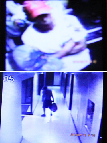 写真上 殺された高杉さんとみられる男性(左下の帽子)とエレベーターに乗っている比人容疑者。同下 事件後に高杉さんの部屋から出てきた犯人とみられる男