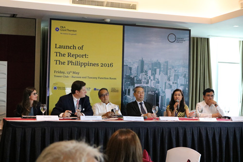 改革継続の必要性を訴えたOBGの6人=13日正午ごろ、首都圏マカティ市で長堀笙乃写す