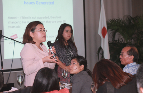 今後の日系人の課題について話す比日系人会連合会のマリャリ会長=1日午前10時ごろ、首都圏マニラ市イントラムロスで冨田すみれ子撮影