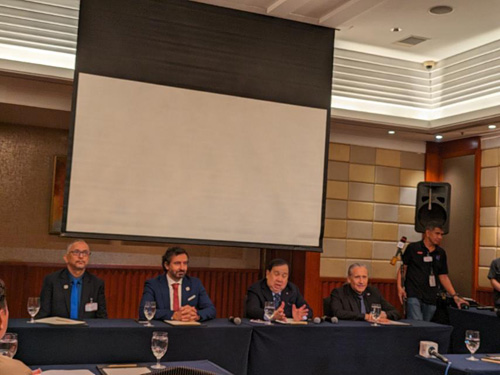 マカティ市で開かれたフォーラムの模様=30日、ジャスパール・タン撮影