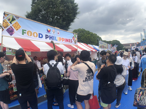 多くの来場者で賑わうフィリピンエキスポ2024会場=7日、橋本信彦さん提供