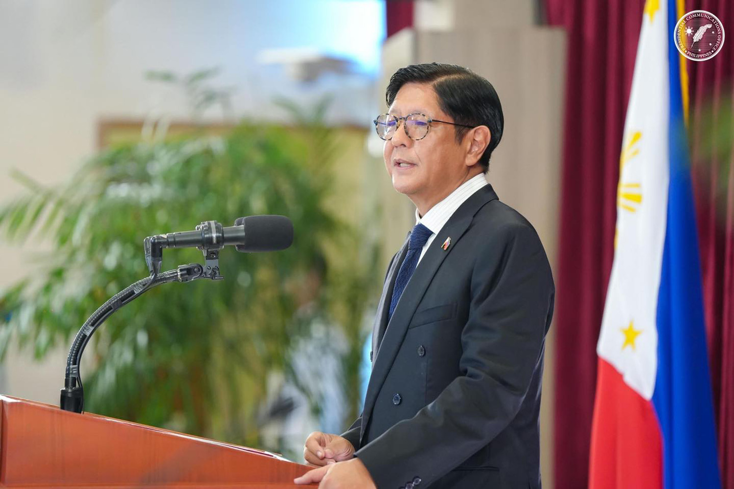 ASEAN首脳会談出発前に演説するマルコス大統領=大統領府報道室