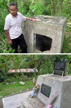 逃避行の現場、スアワン川の河川敷に残る戦没者慰霊碑と栄さん(上)。栄さん宅にある山田部隊の「激戦地追悼碑」。03年から2年続けて慰霊団がの足が途絶えている(下)