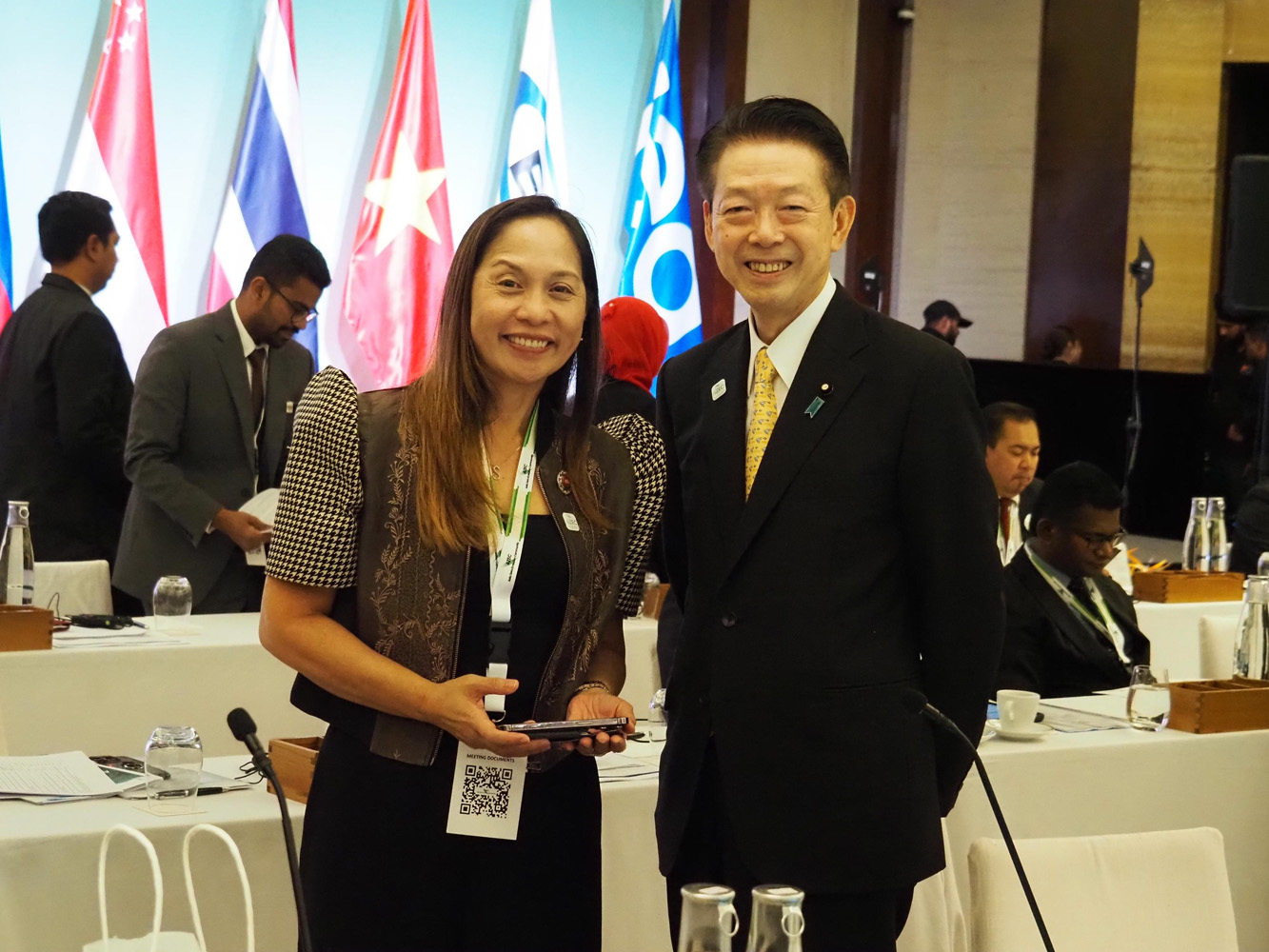 17日にガリン・エネルギー相と会談に臨んだ武藤大臣=経済産業省ホームページより